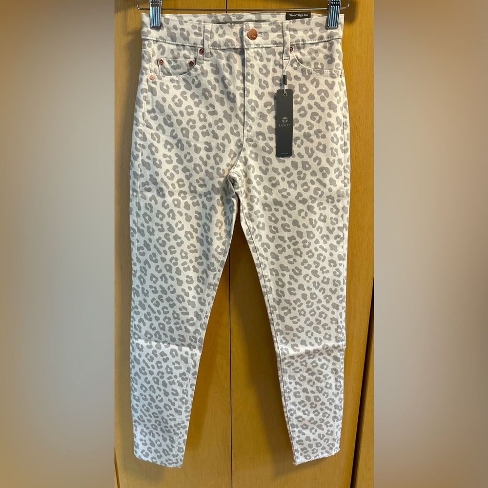 Tractr “Mona” High-Rise Crop Skinny/Slim Fit Jeans in Leopard print - NWT